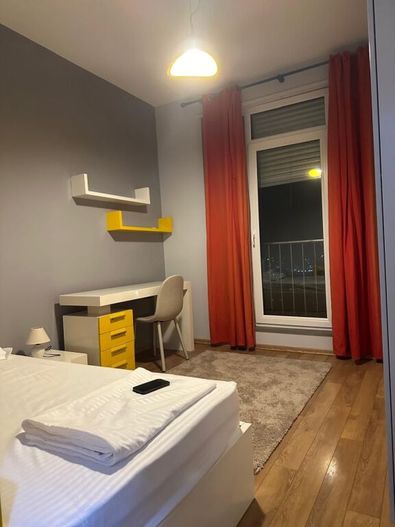 Apartament Super për Qira pranë Kopshtit Botanik dhe Xhamisë 2+1+2