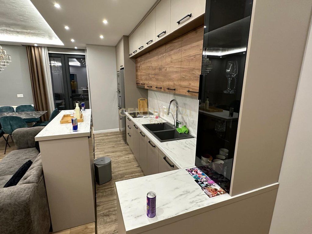 FOR RENT APARTMENT 2+1+2 IN VOLLGA NEAR THE 27-STORY BUILDING !