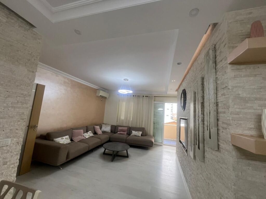 Appartamento 3+1+2 in vendita – Porcelan, vicino a UET, Tirana