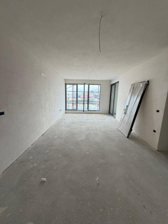 Appartamento 2+1+2 in vendita – Residenza White Tower, COMUNE DI PARIGI