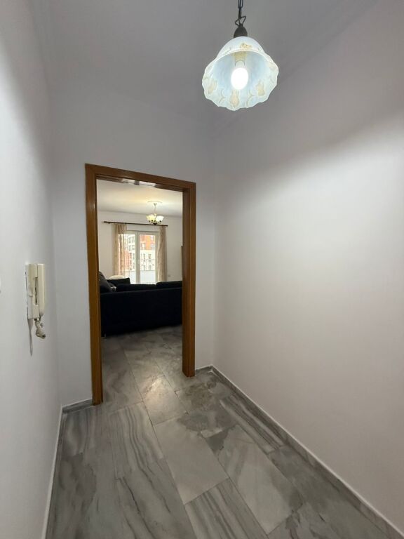 Jepet me qera: Apartament 2+1 📍 Vendndodhja: Rruga Dritan Hoxha