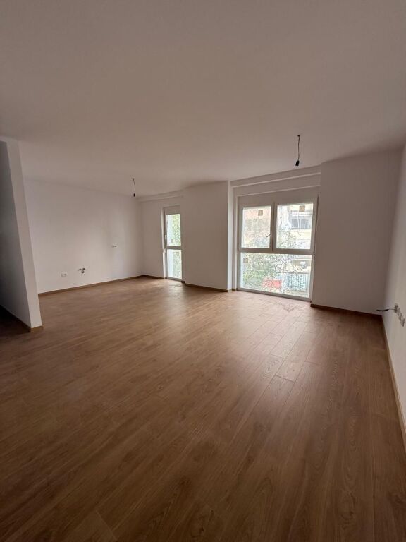 Office for rent at the Air Albania stadium
