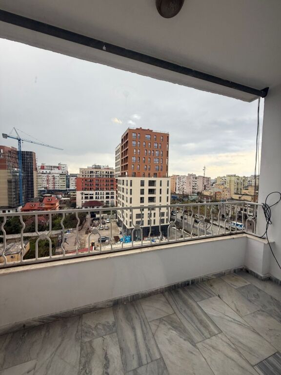 Jepet me qera: Apartament 2+1 📍 Vendndodhja: Rruga Dritan Hoxha