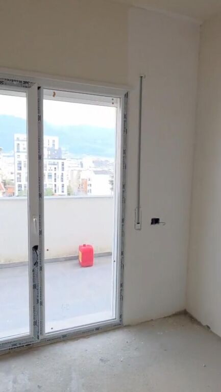 WE SELL APARTMENT 2+1+PARKING SPACE NEAR THE RED SCHOOL! 265,000 €