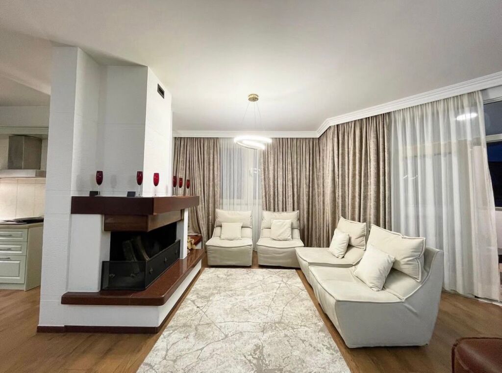 Apartment 3+1+Parking for rent at the Paris Municipality.