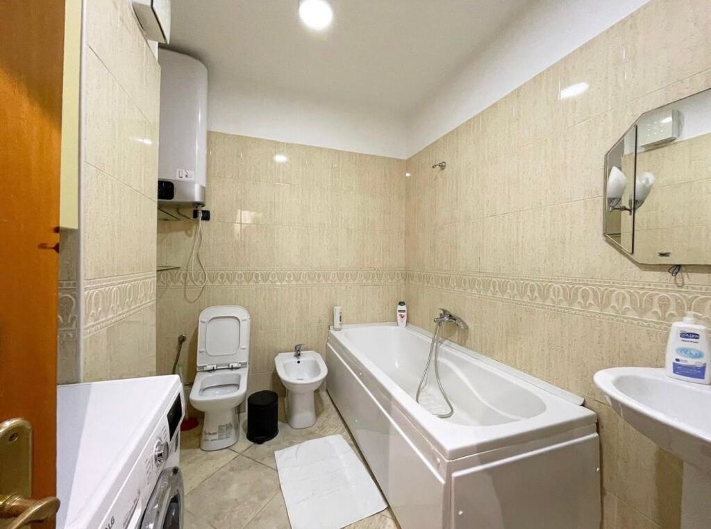 Apartment 3+1+Parking for rent at the Paris Municipality.