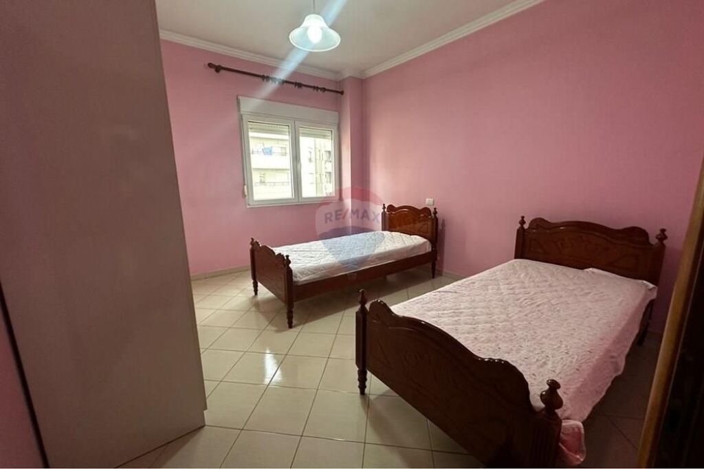 🏡 Appartamento 2+1+2 in Affitto – Liceo Ali Demi, Vlorë