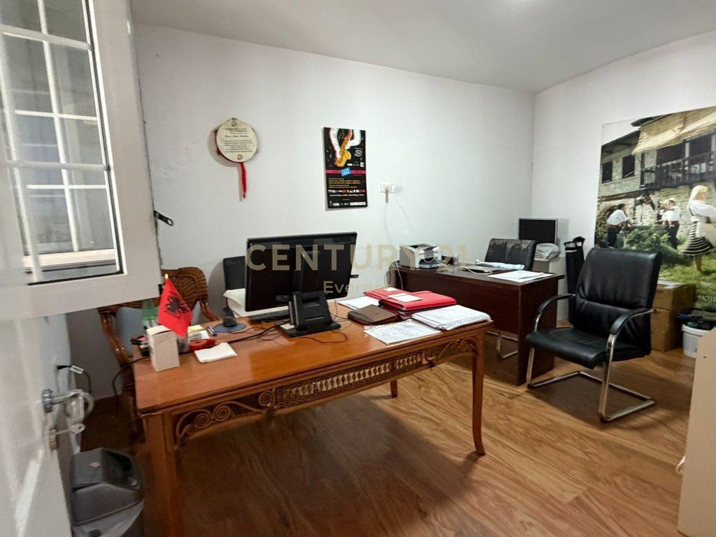 Al Mercato Cam, Ufficio in Affitto, Posizione Perfetta 1.000 € /Mese
