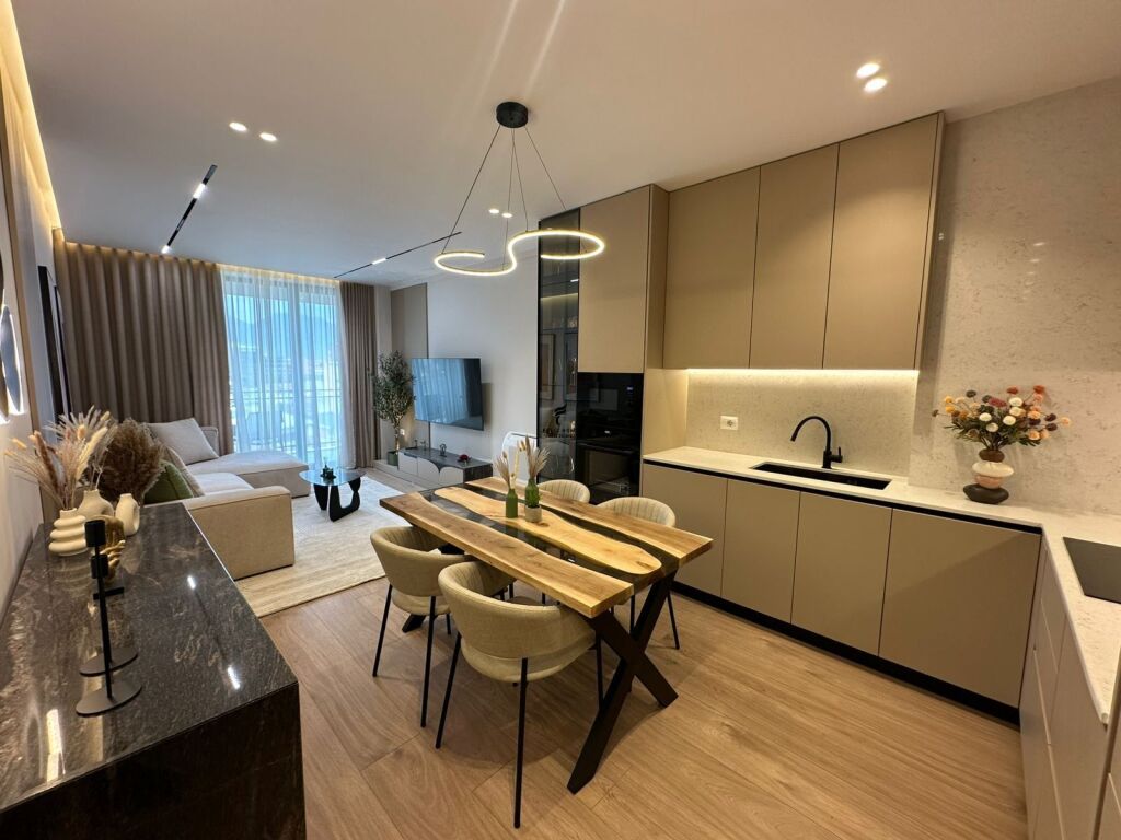 APARTAMENT ME QERA 2+1+2+2 MINE PEZA 1.500 EURO FH-67038