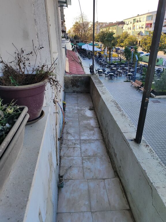 SHITET APARTAMENT 1+1 – QENDËR ELBASAN