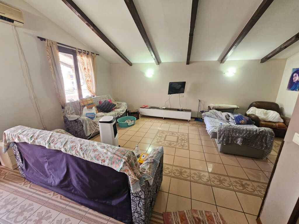 VENDESI APPARTAMENTO 3+1 VICINO A KAZAZI A DURRËS