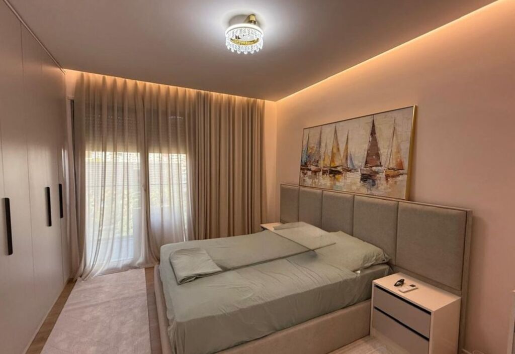 JEPET ME QERA APARTAMENT MODERN 2+1+2