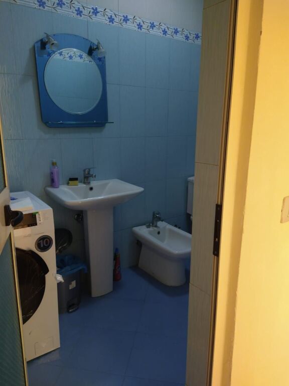 Jepet me Qera Apartament 1+1 tek Kazazi Durres