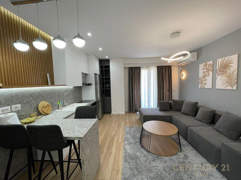 Appartamento con 1 camera da letto e 1 bagno in affitto vicino alla stazione ferroviaria!