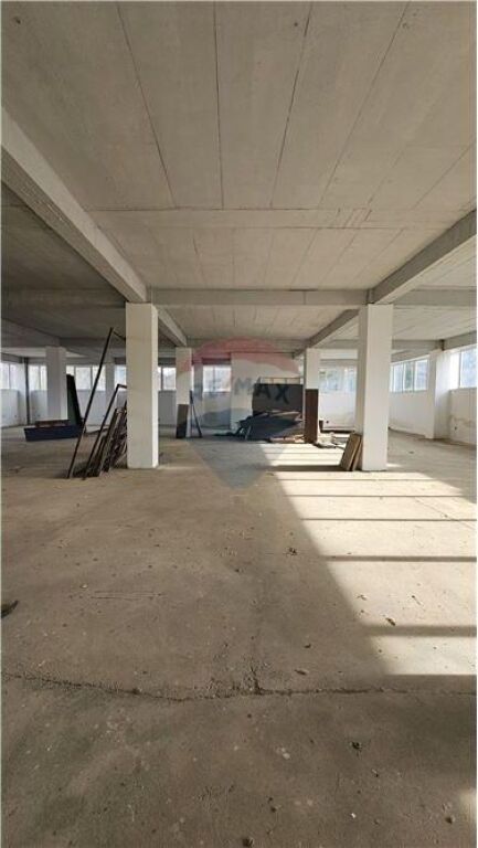 Building - For Rent - Pezë, Tirana