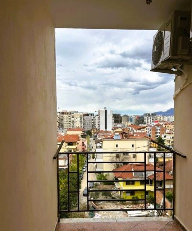 Appartamento 1+1 in affitto in Via Kavaja, di fronte al complesso Delijorgji