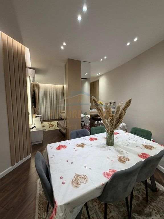 Shitet apartament 1+1 Kodra e Diellit 2