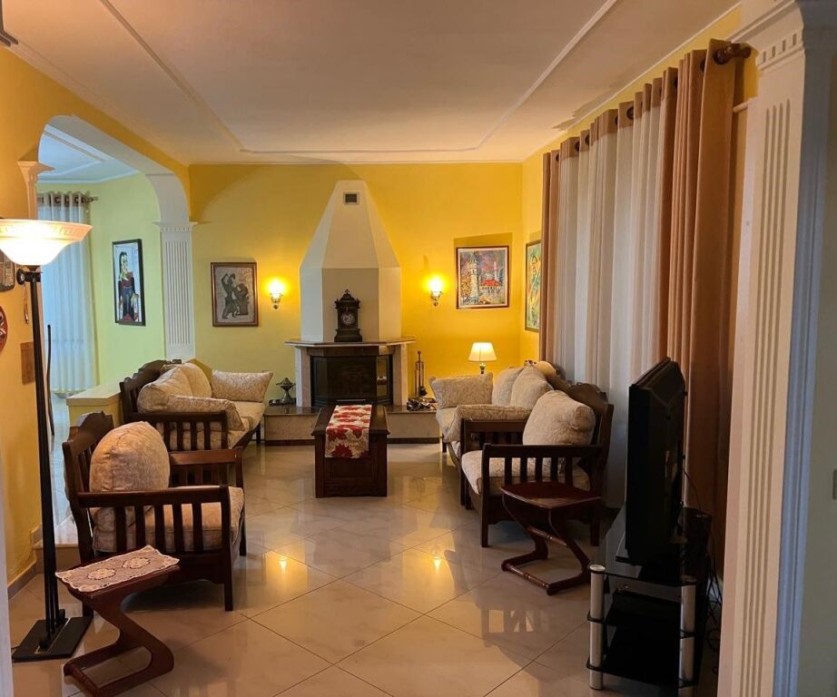 🏡 Jepet me Qira Vilë – Sauk, Tiranë