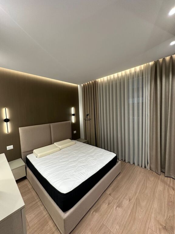 APARTAMENT ME QERA 2+1+2+2 MINE PEZA 1.500 EURO FH-67038