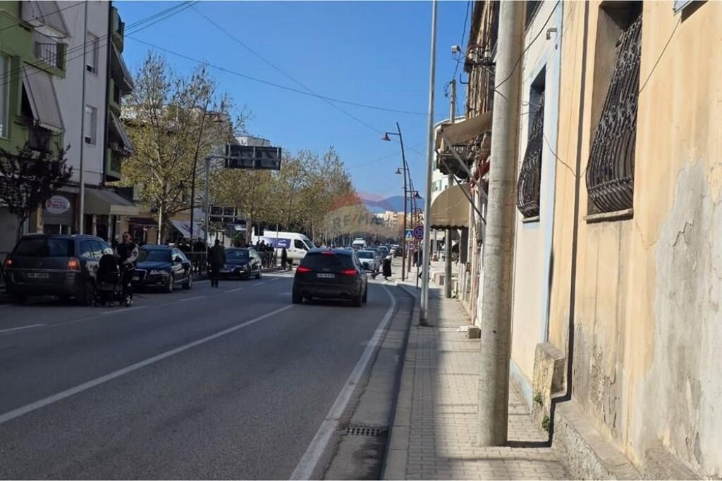 🏢 SHOP FOR RENT – ALI DEMI STREET, VLORA