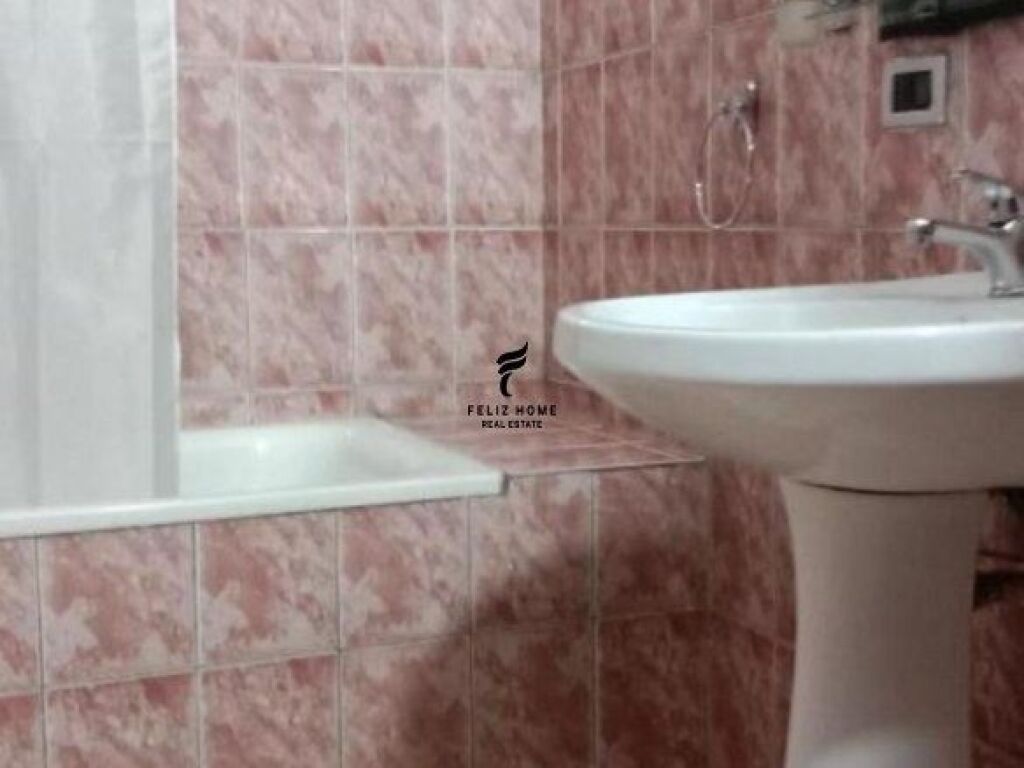 ZYRE ME QERA 130 M2 SELVIA 1.300 EURO FH-67070