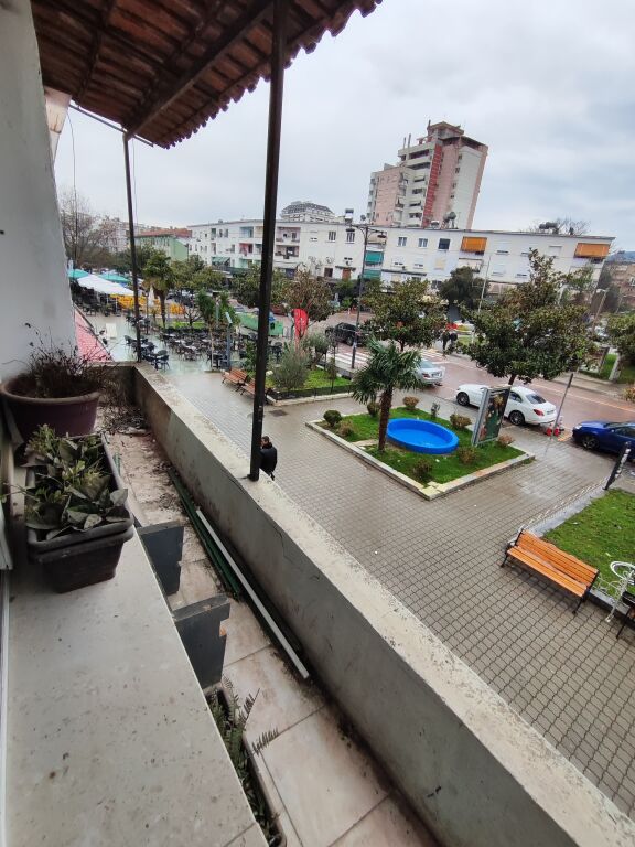 SHITET APARTAMENT 1+1 – QENDËR ELBASAN