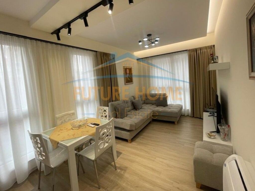 Qira, Apartament 1+1, 21 Dhjetori