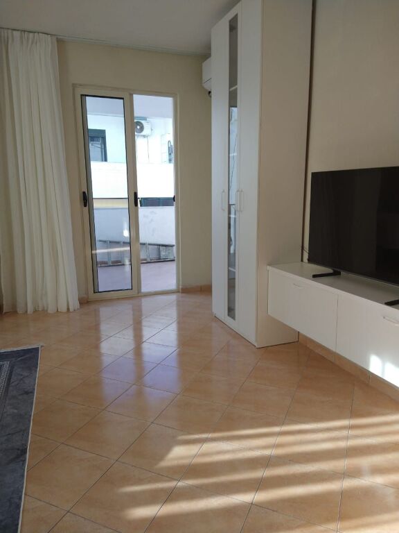 Jepet me Qera Apartament 1+1 tek Kazazi Durres