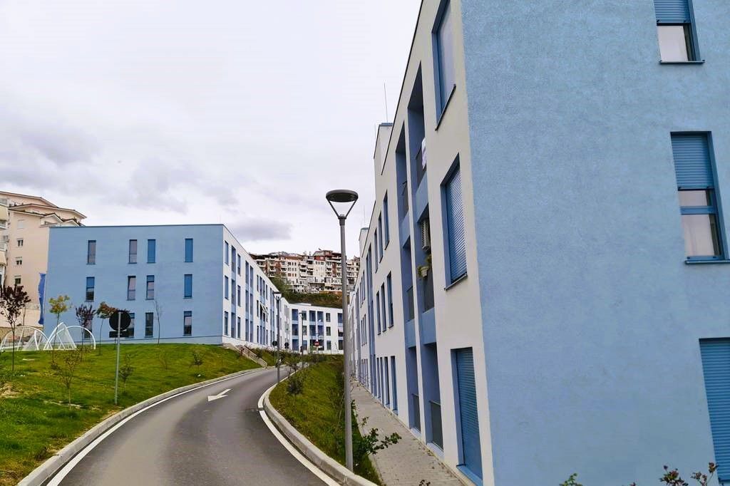APARTAMENT ME QERA 1+1 NE SHKOZE!