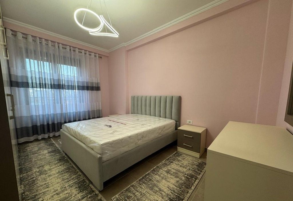 Super Apartament 2+1+2, prane Statcionit te Trenit, fillimi Bulevardit te Ri!