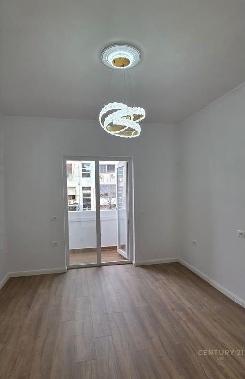 Shitet Apartament 2+1 tek Rruga Bardhyl