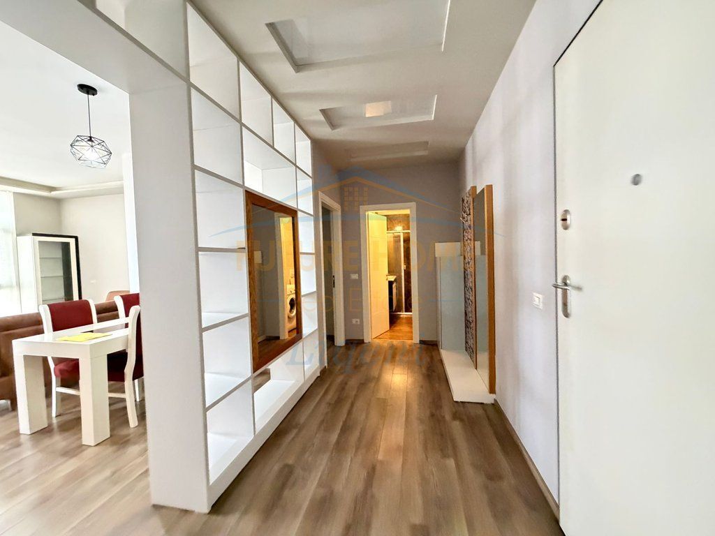 Qera, Apartament 2+1+2, Unaza e Re, Tiranë.
