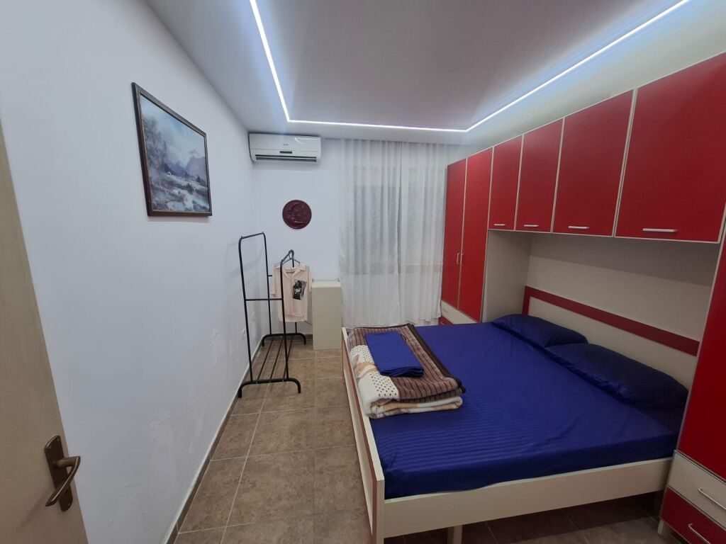 Affittasi Appartamento 1+1 Presso Shkembi i Kavajes