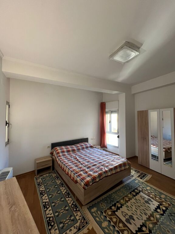 Apartament per qera 3+1+2+post parkimi - Liqeni i Thate