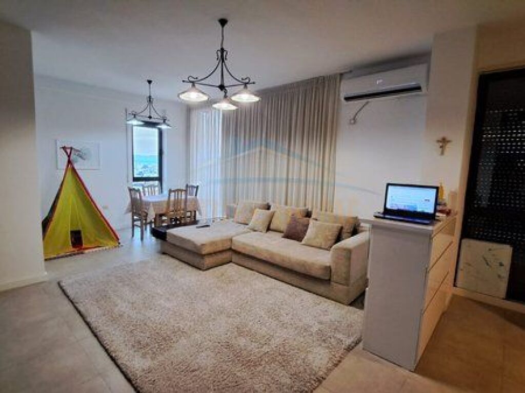 Shitet,Apartament 2+1, Fresk