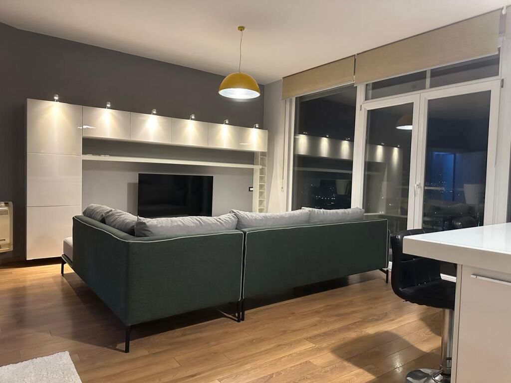 Apartament Super për Qira pranë Kopshtit Botanik dhe Xhamisë 2+1+2