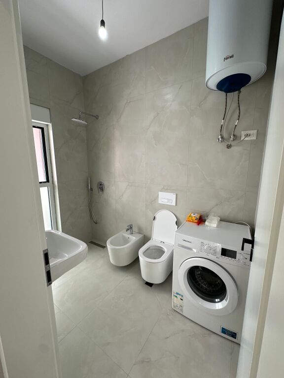 Appartamento 1+1 in affitto, Complesso Kadiu 45000 lek/mese