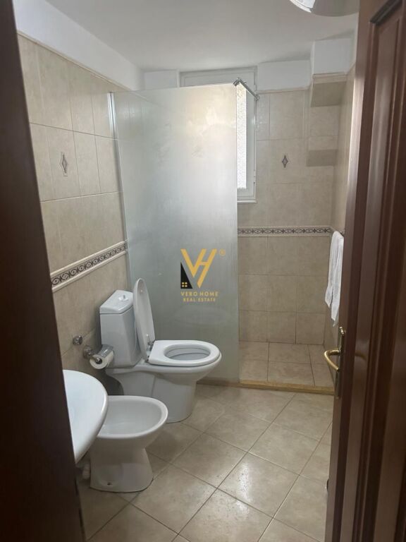 JEPET APARTAMENT 2+1+BLK ME QERA TE SHESHI WILLSON 100.000 LEKE