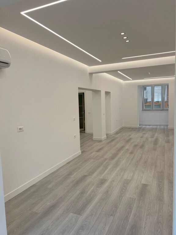 🔥 Jepet me qera ambient komercial 90 m² 📍 Tek Rruga e Barrikadave