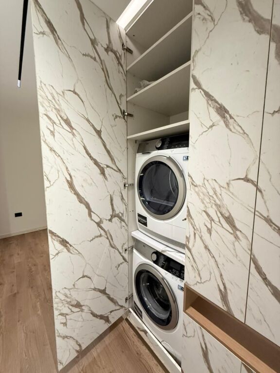 🏠Jepet Apartament Luksoz 2+1 me Qira te Liqeni i Tiranës!