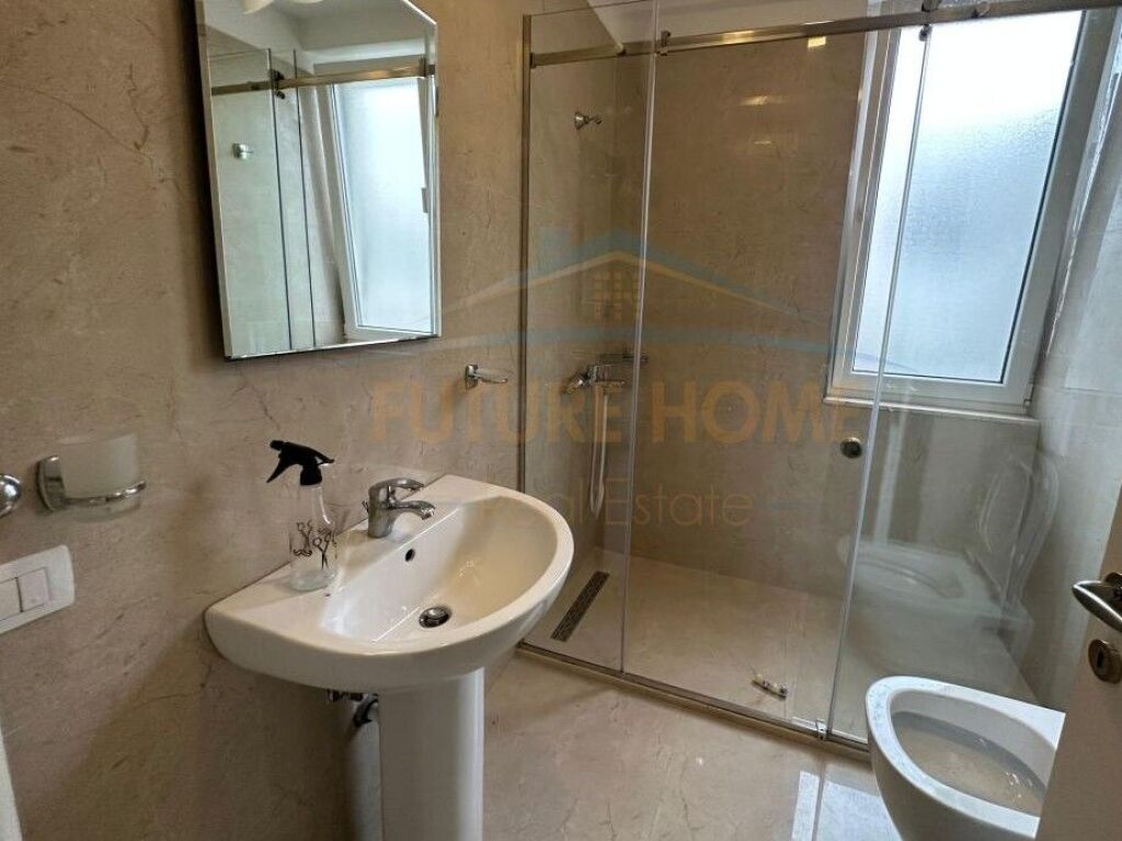 Shitet, Apartament 2+1+2, Liqeni i Thate