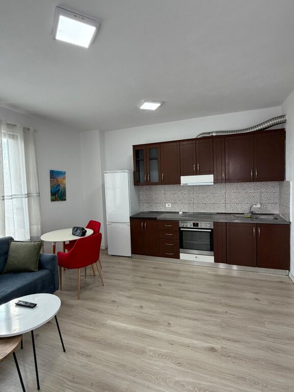 Qera: Apartament 1+1  Kati5  📍vila l ,Astir. Cmimi:38.000 leke