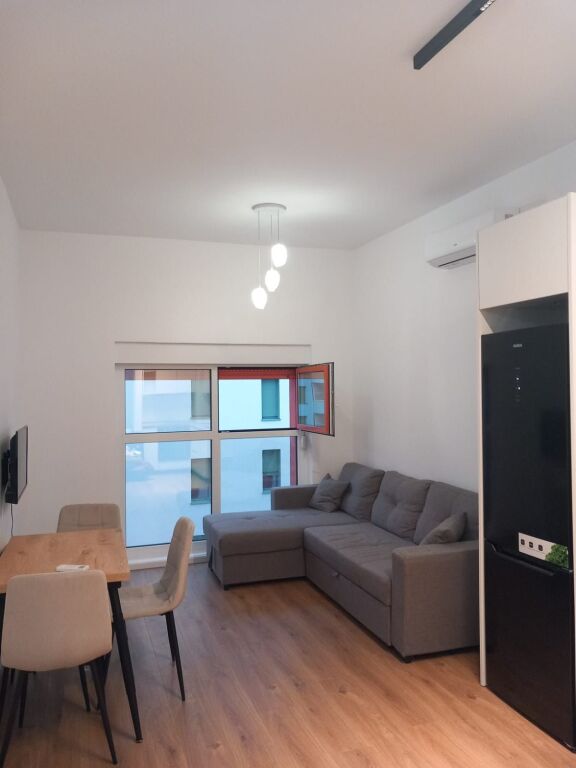 Jap apartament me qira tek Rezidenca Kadiu,i pabanuar me pare.(Cmimi 400 mije lek).Nuk pranohet agjensi