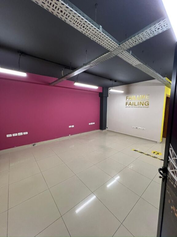 UFFICIO IN AFFITTO VIA E DDIBRES 250M2