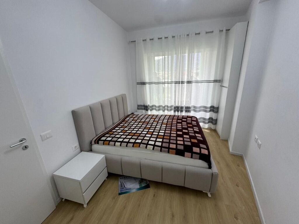 Apartment 1+1 for rent  Address: Ali Demi Kadiu Complex  5th Floor  Furnished Price: 40000 leke