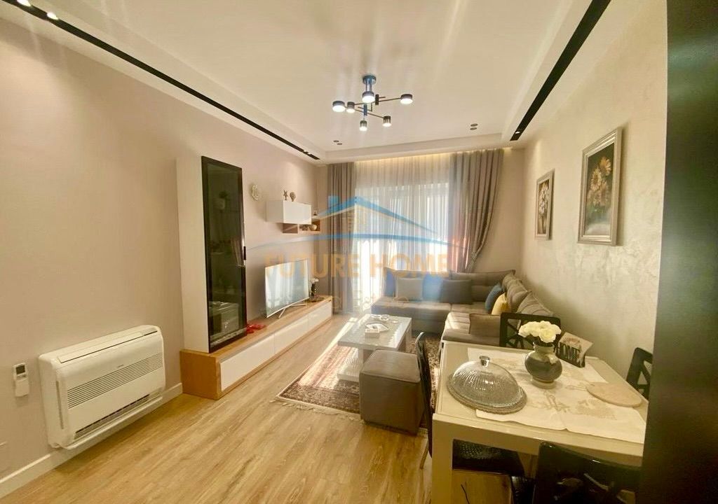 ✨ Lusso e Modernità a "Kontakti" – 1+1 in Affitto a 21 Dhjetori! 🏠