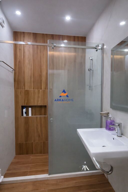 SHITET APARTAMENT 2+1+2 BALLKON "KINOSTUDIO , RRUGA AGIM PRODANI" 200.000 EURO