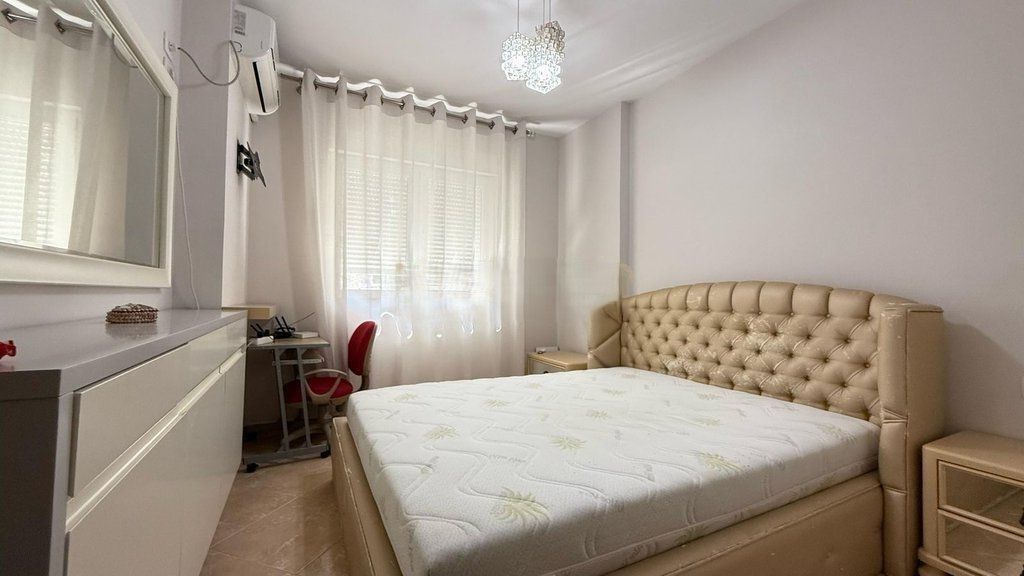 Apartament 2+1 Me Qira Rruga Elbasanit