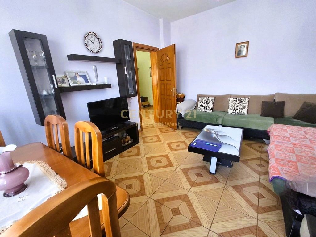 Shitet apartament 2+1, Don Bosko, përballë Gjykatës Administrative!
