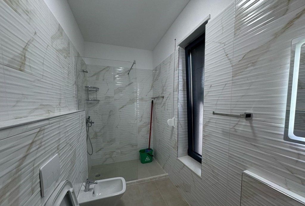 Super Apartament 2+1+2, prane Statcionit te Trenit, fillimi Bulevardit te Ri!